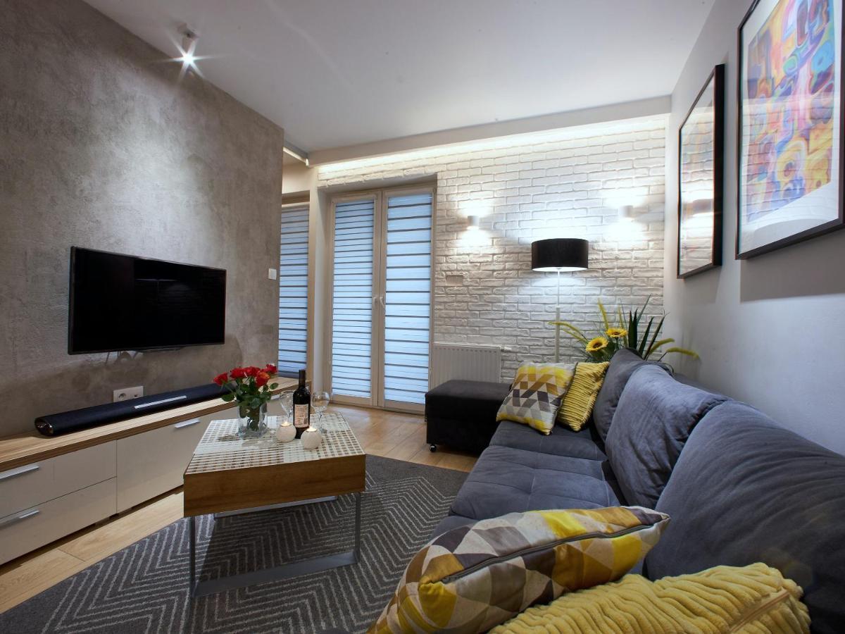 4Uapart-Apartment Suite Picasso シフィノウイシチェ エクステリア 写真