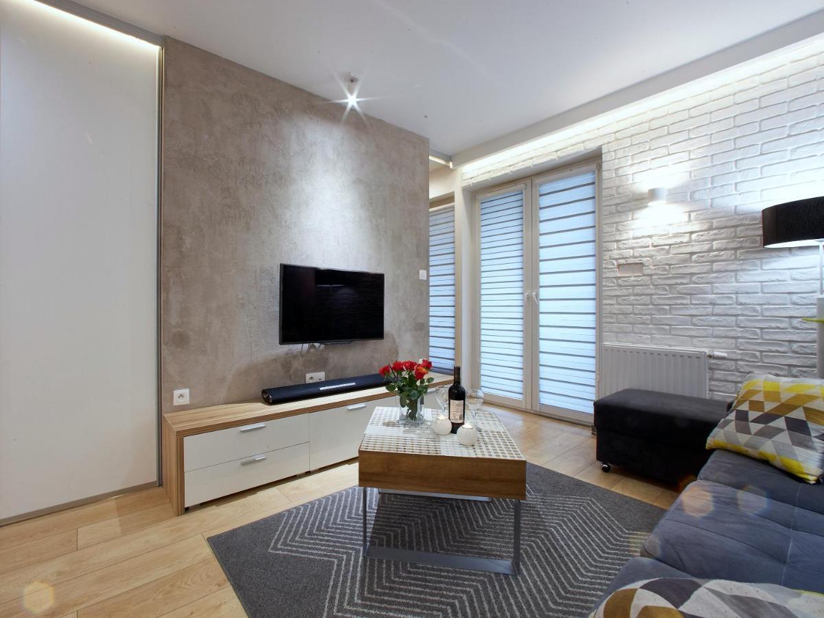 4Uapart-Apartment Suite Picasso シフィノウイシチェ エクステリア 写真